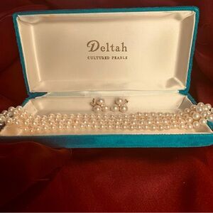 𝐕𝐢𝐧𝐭𝐚𝐠𝐞 𖢻Deltah𖢻 Cultured Pearls Necklace and Earrings Set